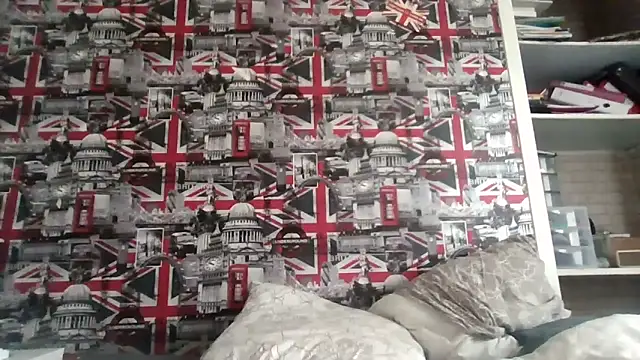 Snapshot of Lynylou chatting on October 2025 10:59:02 AM Lynylou online show from October 2025 10:59:02 AM