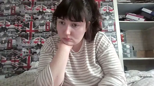 Snapshot of Lynylou chatting on November 2025 09:43:01 AM Lynylou online show from November 2025 09:43:01 AM