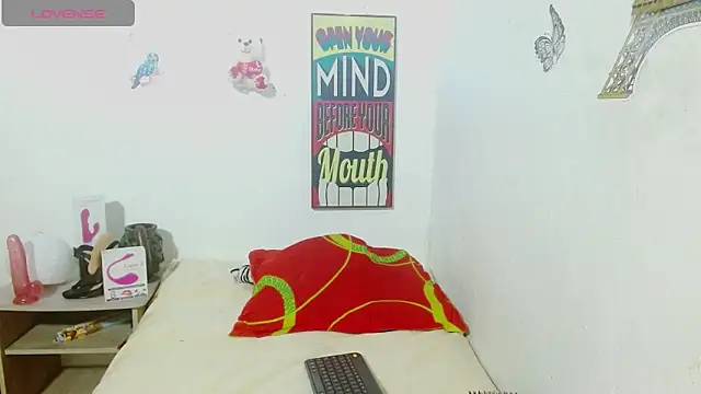 Snapshot of Stefanny_Taylor_ chatting on December 2024 10:08:02 PM Stefanny Taylor online show from December 2024 10:08:02 PM