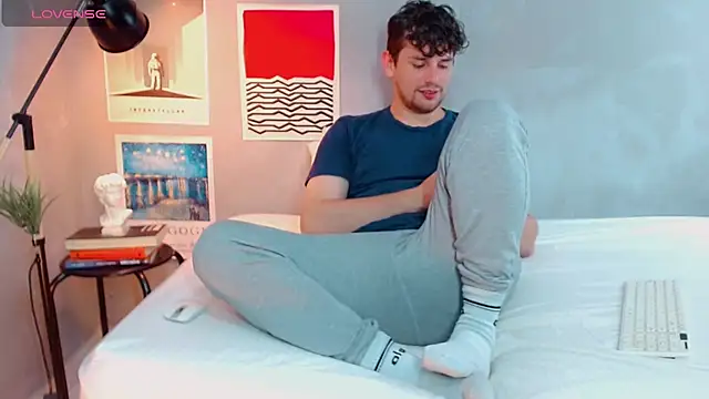 Elio555 online show from October 2025 09:48:01 PM