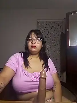 Snapshot of Angiee2001 chatting on January 2025 02:25:02 AM Angiee2001 online show from January 2025 02:25:02 AM