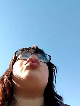 Snapshot of Angiee2001 chatting on February 2025 11:15:02 PM Angiee2001 online show from February 2025 11:15:02 PM