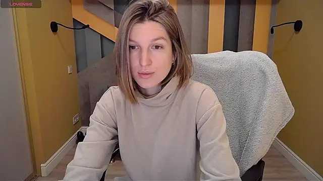 EmilyWalkeri online show from December 2024 07:47:02 AM