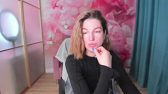 EmilyWalkeri online show from January 2025 08:07:02 AM