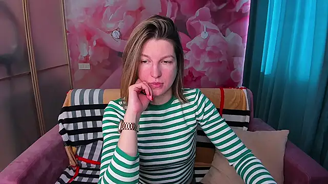 EmilyWalkeri online show from February 2025 07:52:02 AM