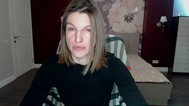 EmilyWalkeri online show from March 2025 07:51:02 AM