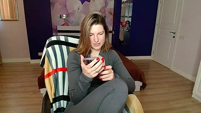 EmilyWalkeri online show from March 2025 07:34:02 AM