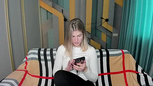 EmilyWalkeri online show from December 2025 07:48:01 AM