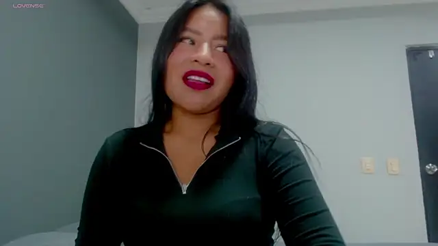 Snapshot of Aria_morgan1 chatting on January 2025 06:48:01 PM Aria morgan1 online show from January 2025 06:48:01 PM