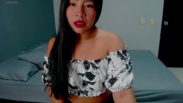 Snapshot of Aria_morgan1 chatting on January 2025 06:02:01 PM Aria morgan1 online show from January 2025 06:02:01 PM