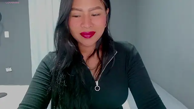 Snapshot of Aria_morgan1 chatting on February 2025 07:03:01 PM Aria morgan1 online show from February 2025 07:03:01 PM