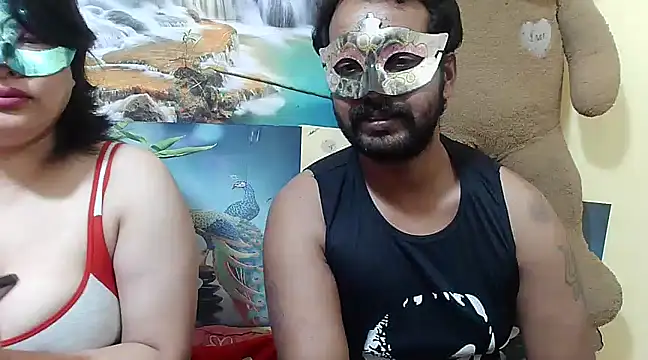 Snapshot of Cutehornycouples chatting on December 2024 06:17:01 PM Cutehornycouples online show from December 2024 06:17:01 PM