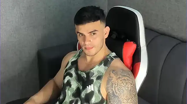 Ricardogo19 online show from February 2025 10:45:01 PM