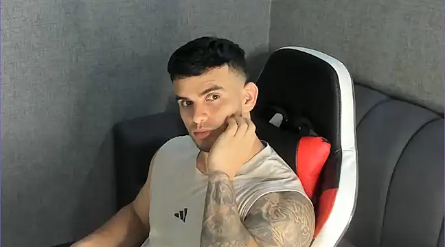 Ricardogo19 online show from February 2025 04:47:02 PM