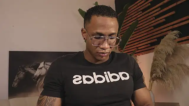 Logan Varela online show from February 2025 10:44:02 PM