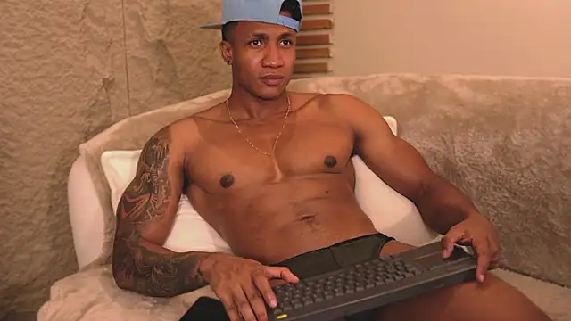 Logan Varela online show from March 2025 10:21:01 PM