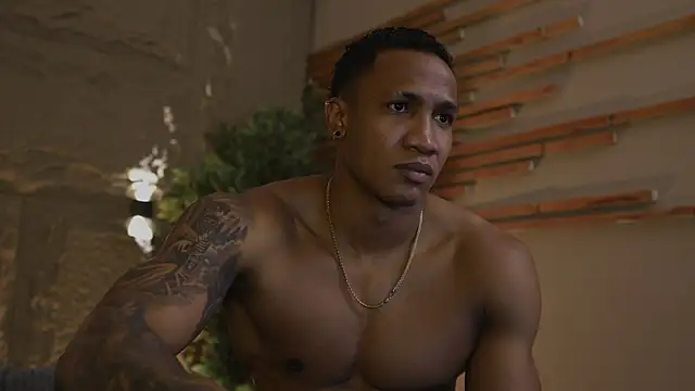 Logan Varela online show from October 2025 09:40:01 AM