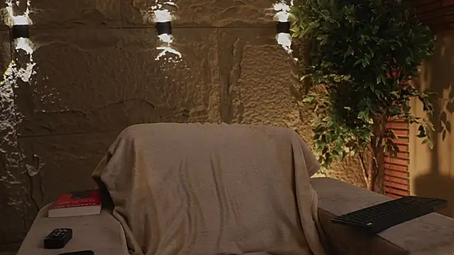 Logan Varela online show from November 2025 01:58:01 PM