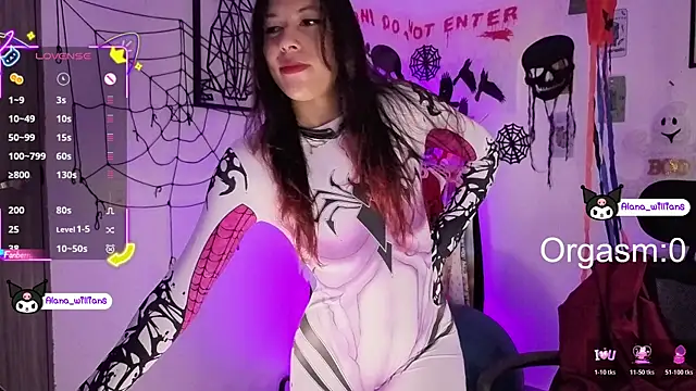 1Alana W online show from October 2025 01:45:01 PM