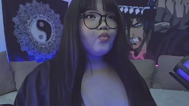 LeyaKan online show from January 2025 09:45:01 PM