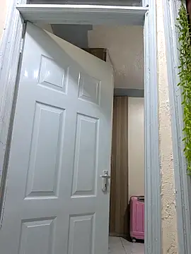 Snapshot of C-yoyo chatting on February 2025 12:30:02 AM C-yoyo online show from February 2025 12:30:02 AM