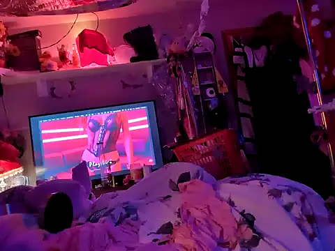 gurlnips online show from February 2025 02:06:02 AM