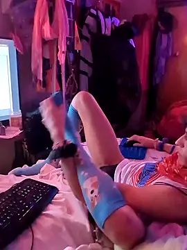 gurlnips online show from February 2025 11:20:01 AM