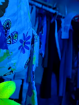 gurlnips online show from April 2026 10:41:01 AM