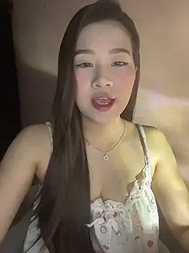 Snapshot of Bae1103 chatting on May 2026 07:04:02 AM Bae1103 online show from May 2026 07:04:02 AM
