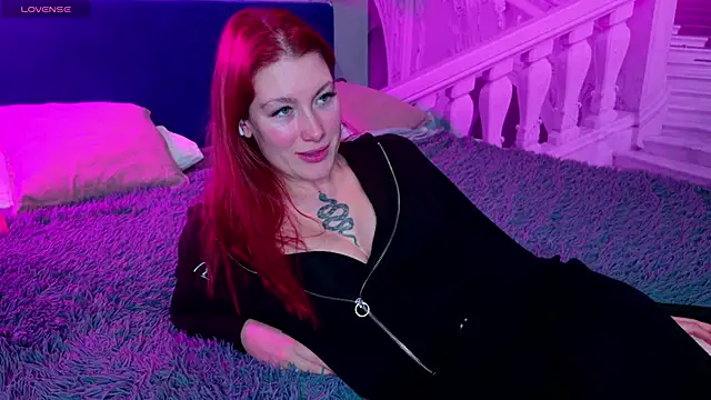 Liv Fay online show from December 2024 01:17:01 PM