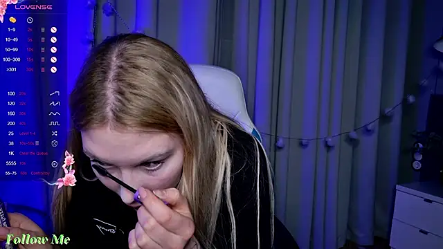 Liv Fay online show from February 2025 04:44:01 PM