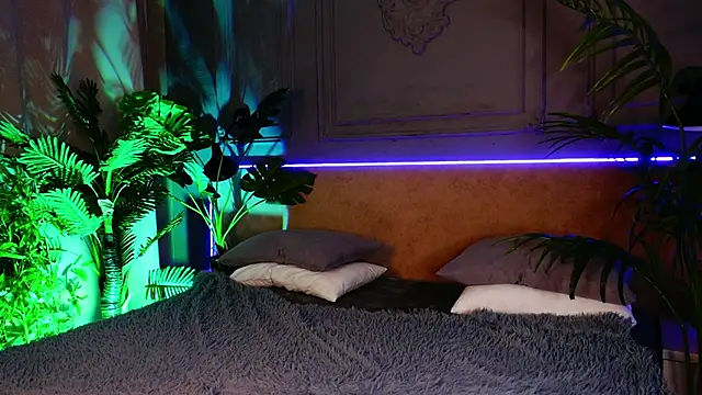 Liv Fay online show from March 2025 08:32:02 PM