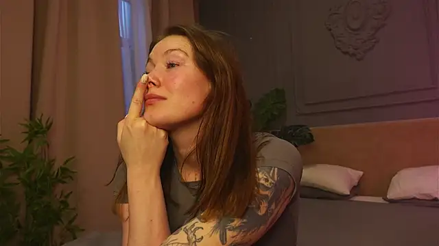 Liv Fay online show from October 2025 02:59:02 PM