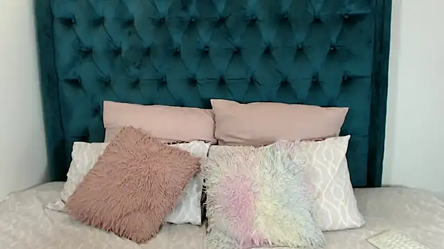 1Blackertheberry1 online show from January 2025 10:28:02 PM