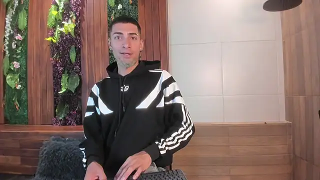 DrakeNeumann online show from September 2025 03:54:01 AM