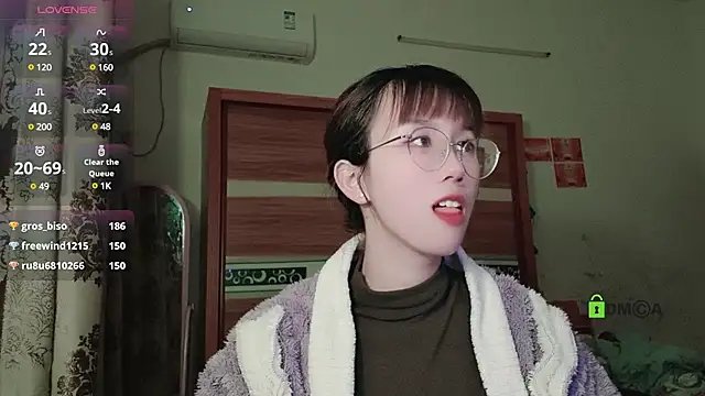 Snapshot of Lili_666 chatting on December 2024 06:38:01 PM Lili 666 online show from December 2024 06:38:01 PM