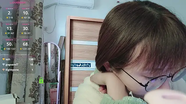 Snapshot of Lili_666 chatting on February 2025 04:54:01 AM Lili 666 online show from February 2025 04:54:01 AM