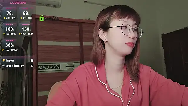 Snapshot of Lili_666 chatting on March 2025 05:50:02 PM Lili 666 online show from March 2025 05:50:02 PM