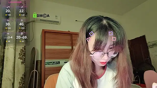 Snapshot of Lili_666 chatting on September 2025 05:57:01 PM Lili 666 online show from September 2025 05:57:01 PM