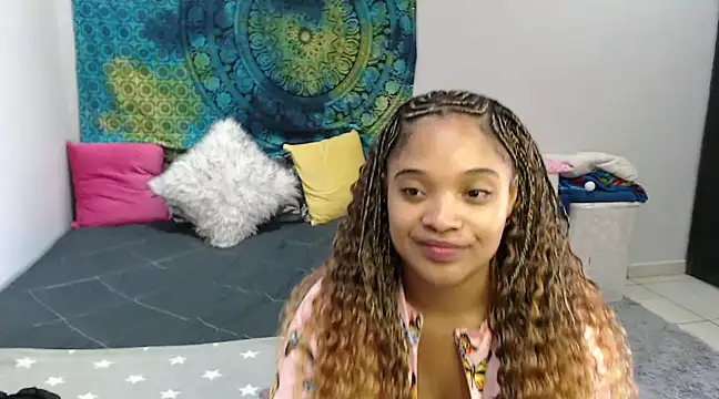 Snapshot of CREAMYCUPCAKExxx chatting on January 2025 11:39:01 AM CREAMYCUPCAKExxx online show from January 2025 11:39:01 AM