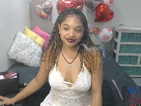 Snapshot of CREAMYCUPCAKExxx chatting on February 2025 06:30:01 PM CREAMYCUPCAKExxx online show from February 2025 06:30:01 PM