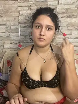 Snapshot of saray_gomez22 chatting on February 2025 11:25:02 PM saray gomez22 online show from February 2025 11:25:02 PM