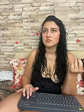 Snapshot of saray_gomez22 chatting on February 2025 01:55:02 AM saray gomez22 online show from February 2025 01:55:02 AM