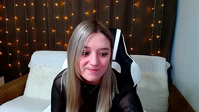 Snapshot of JessRosen chatting on January 2025 04:33:02 AM JessRosen online show from January 2025 04:33:02 AM