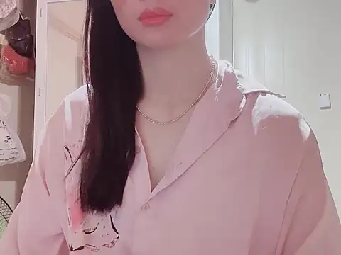 Snapshot of LinhChi_9x chatting on October 2025 01:50:01 AM LinhChi 9x online show from October 2025 01:50:01 AM