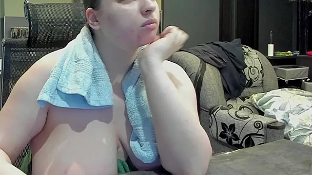 Snapshot of 1lindsey1 chatting on February 2025 02:26:02 PM 1lindsey1 online show from February 2025 02:26:02 PM