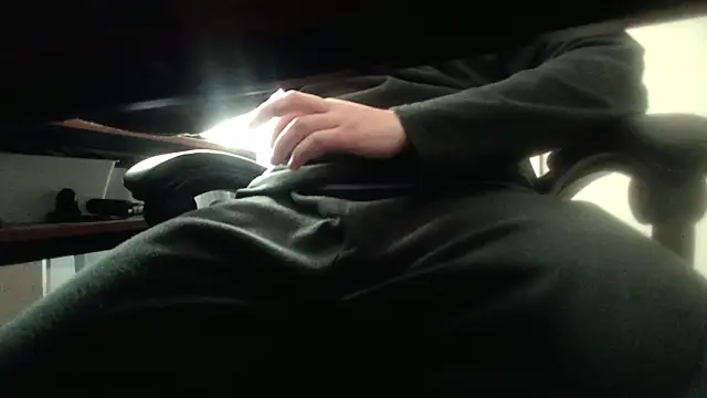 kira1807 online show from February 2026 03:02:02 PM