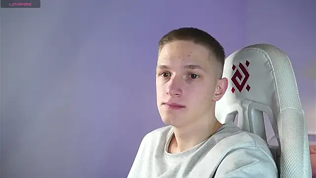 dustyn fox online show from March 2025 06:12:02 PM