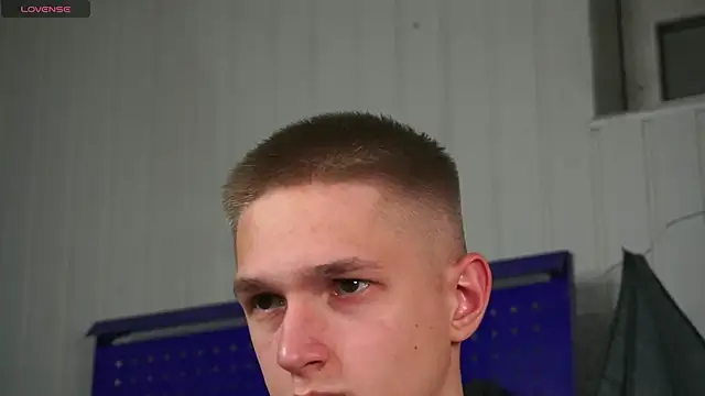 dustyn fox online show from October 2025 04:30:02 PM