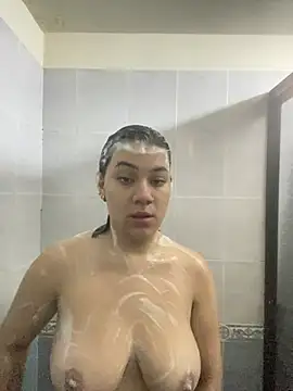 Snapshot of arisantana chatting on March 2025 08:43:01 PM arisantana online show from March 2025 08:43:01 PM